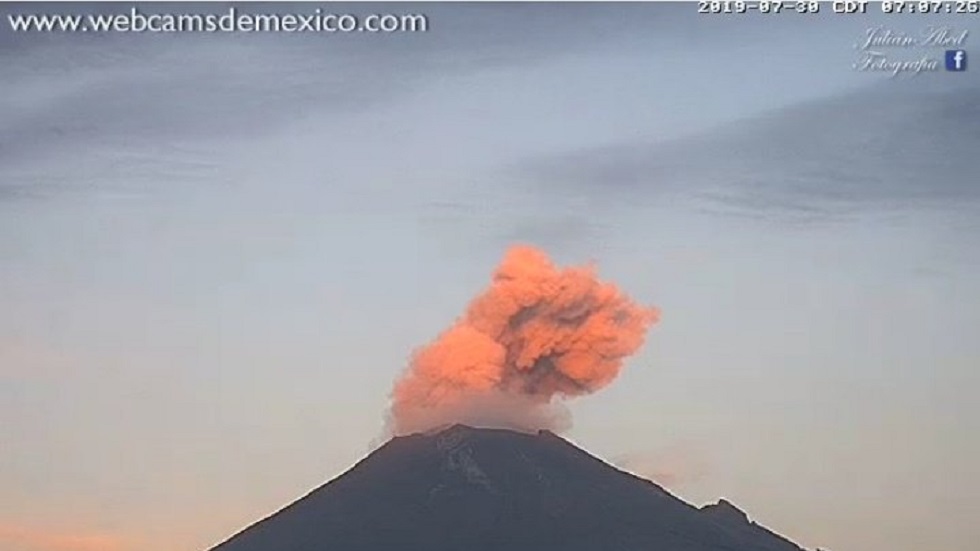 Exhortan a no acercarse al Popocatépetl por aumento de actividad