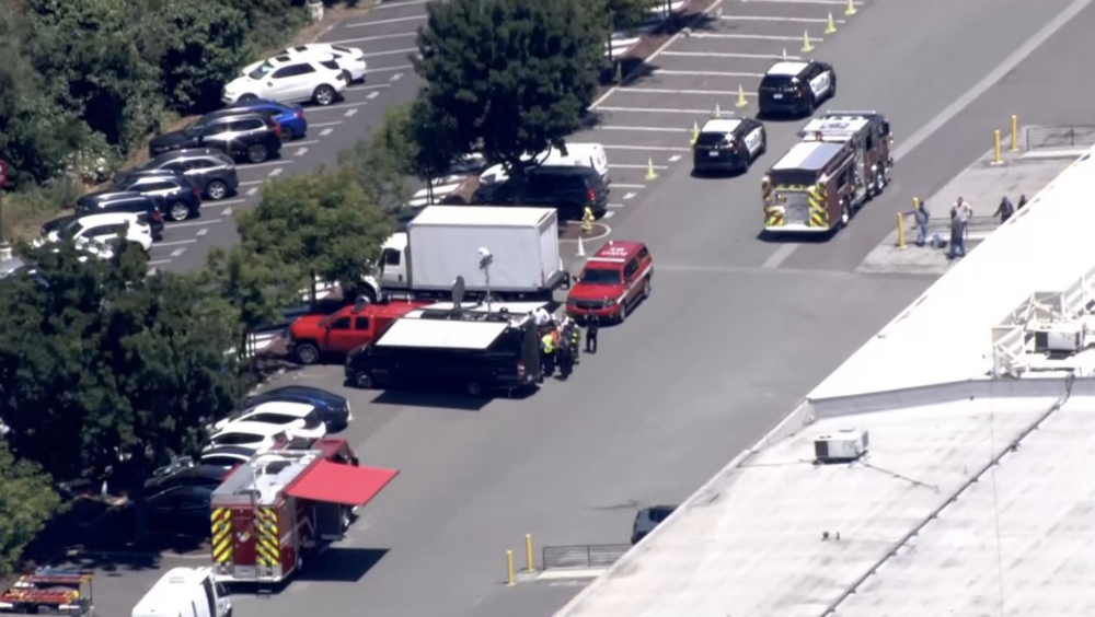 Evacuan edificios de Facebook por supuesta presencia de gas sarín