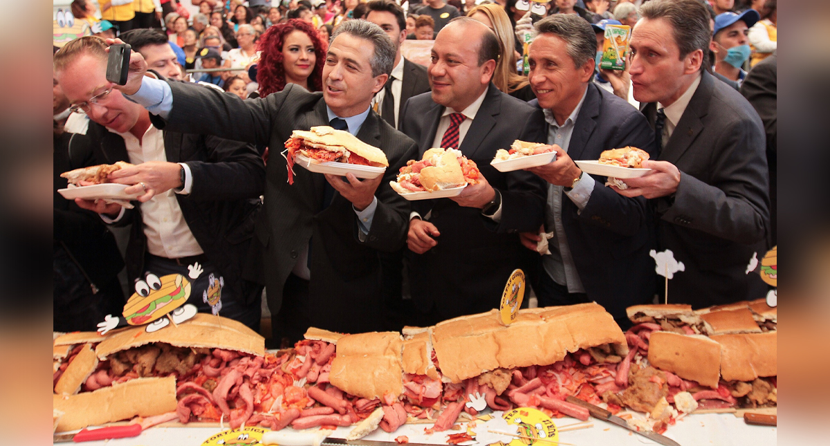 Inauguran Feria de la Torta en explanada de la Venustiano Carranza