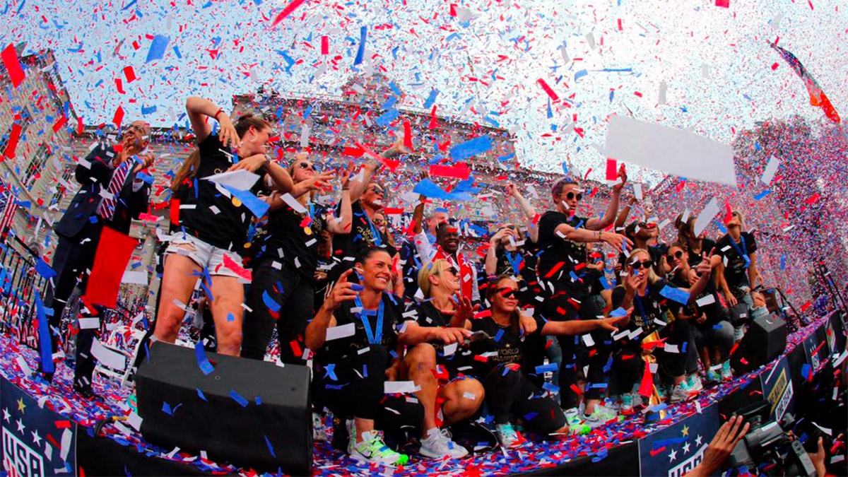 Miles celebran victoria de EE.UU. en Mundial Femenil