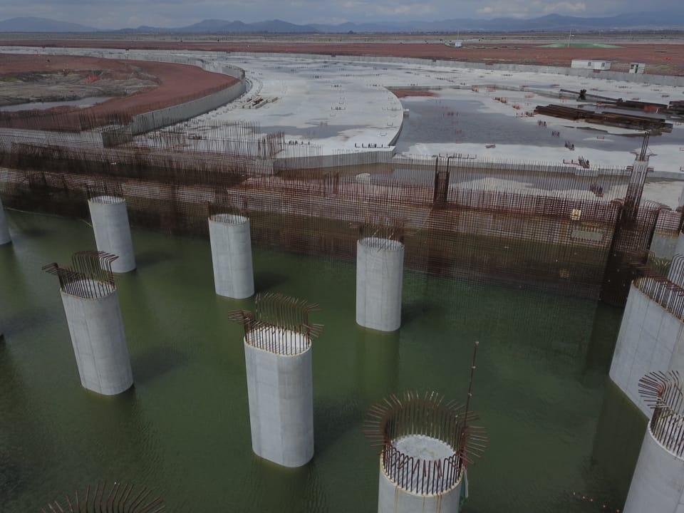 SCT rechaza inundación de pilotes del NAIM - foto-2-naim