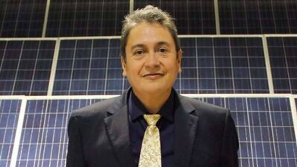 Luis A. González Quijano renuncia a la Unidad de Energías Renovables de la SENER Luis A. González Quijano renuncia a la Unidad de Energías Renovables de la SENER