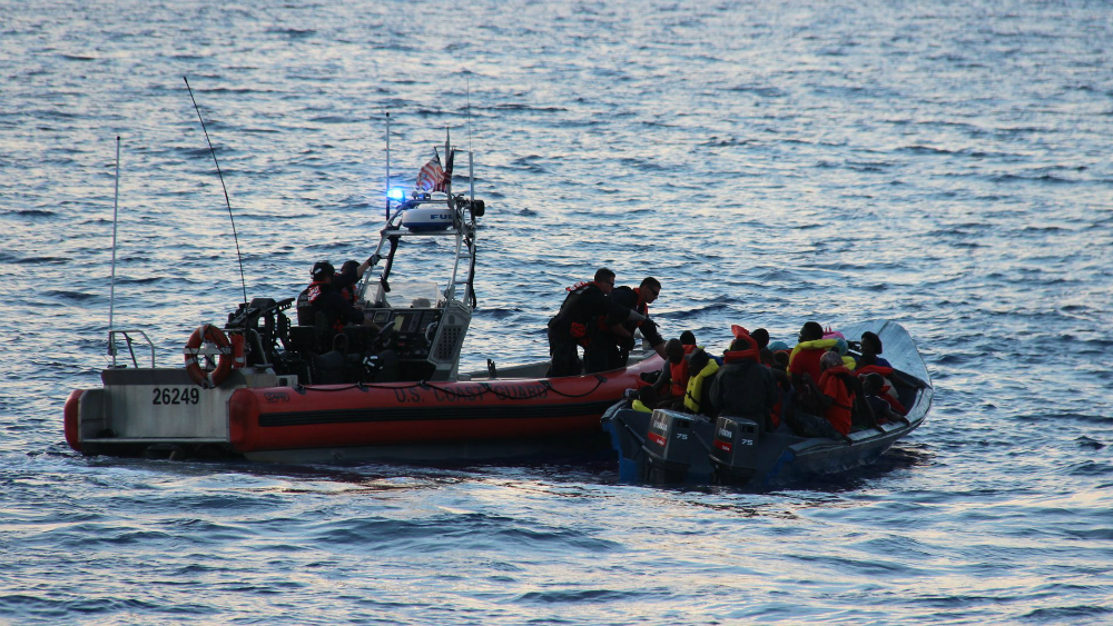 EE.UU. intercepta a 55 migrantes haitianos y cubanos en costas de Florida