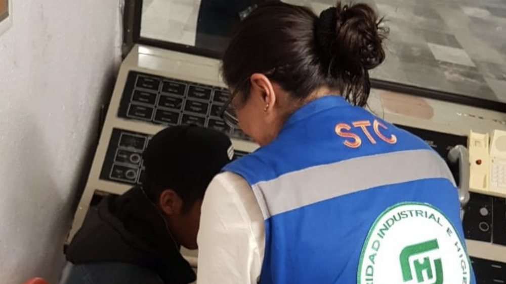 Metro auxilia a guatemalteco abandonado en estación Tacubaya