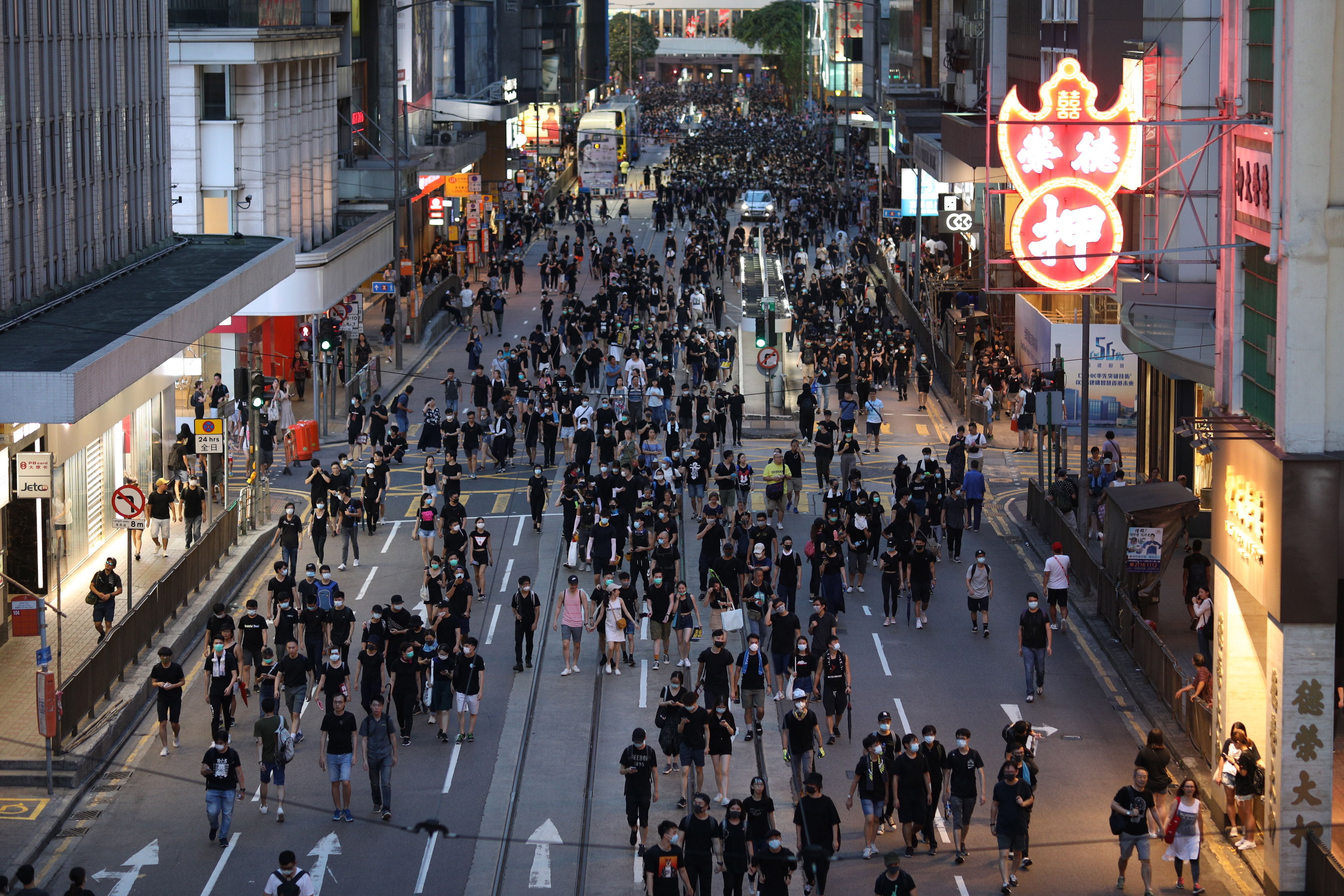 Manifestantes vuelven a marchar en Hong Kong - hong-kong-manifestantes