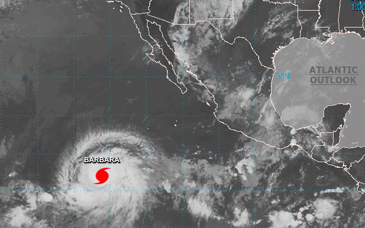 Bárbara se intensifica a huracán de categoría 2 lejos de costas nacionales