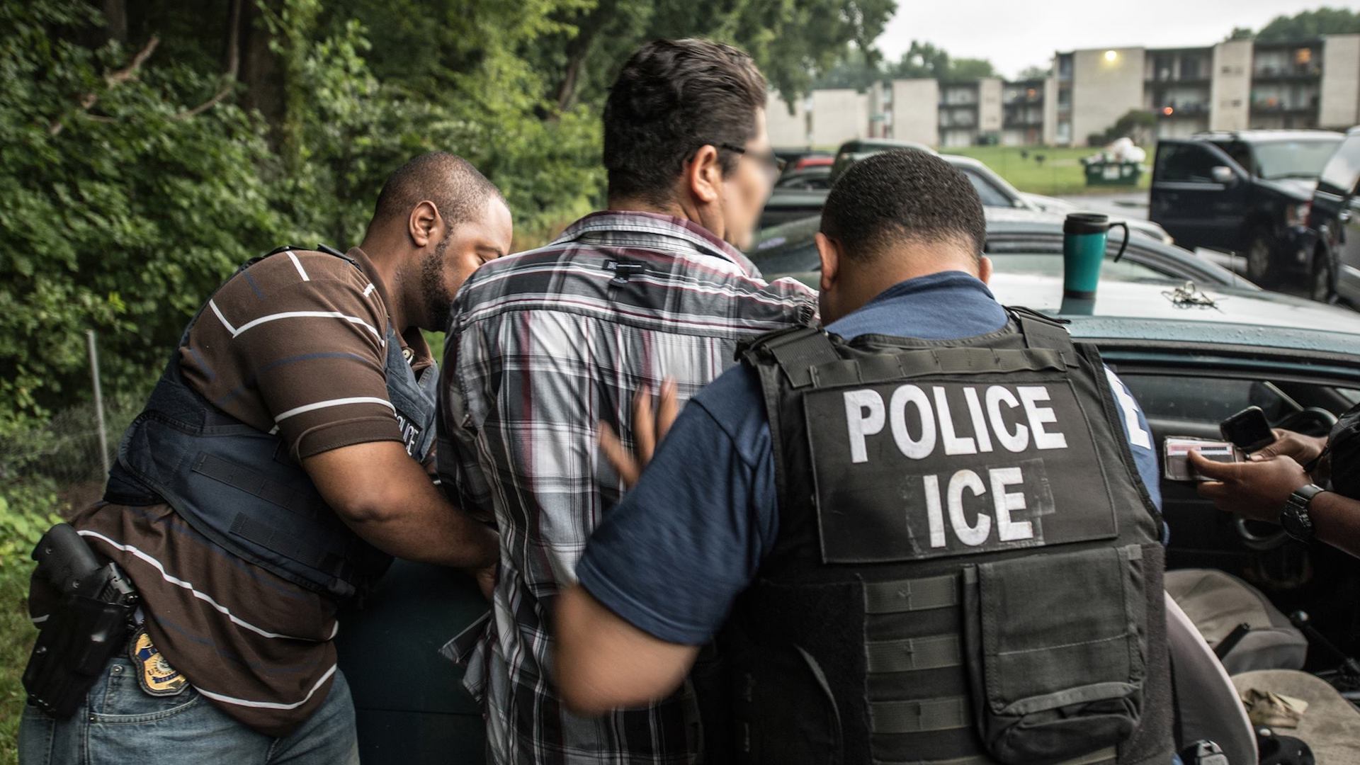ICE detiene a 680 migrantes en Mississippi ICE detiene a 680 migrantes en Mississippi
