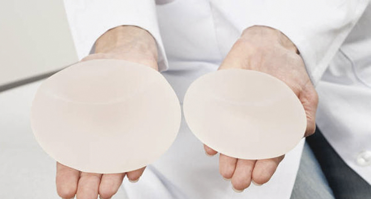 Cofepris emite alerta por implantes mamarios que provocarían cáncer