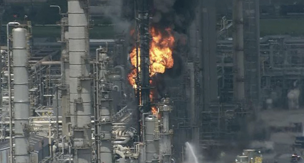 Explosión e incendio en refinería de Houston