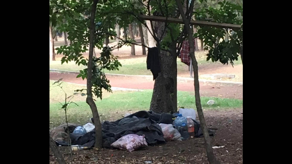 Indigentes instalan campamentos en el bosque de Chapultepec - indigentes-museo-tamayo-2
