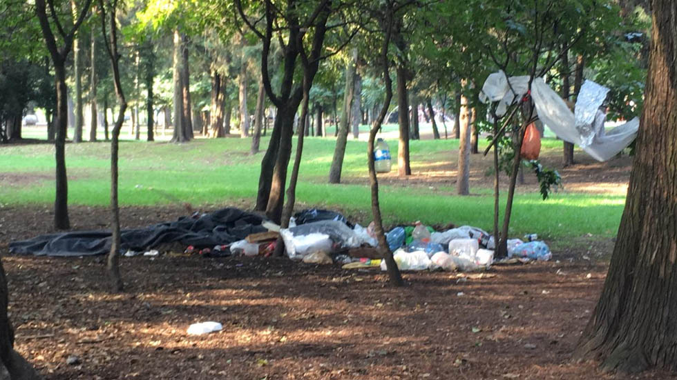 Indigentes instalan campamentos en el bosque de Chapultepec - indigentes-museo-tamayo-8