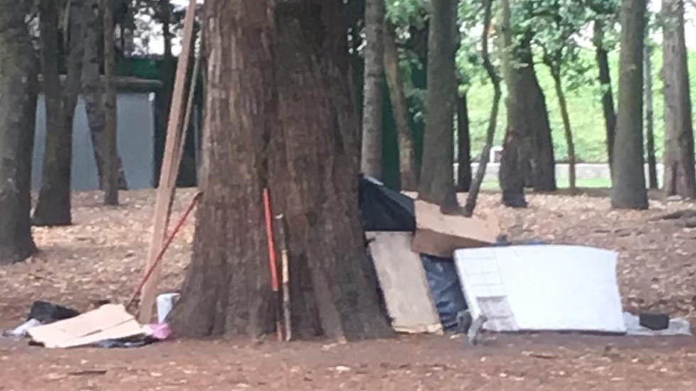 Indigentes instalan campamentos en el bosque de Chapultepec - indigentes-museo-tamayo