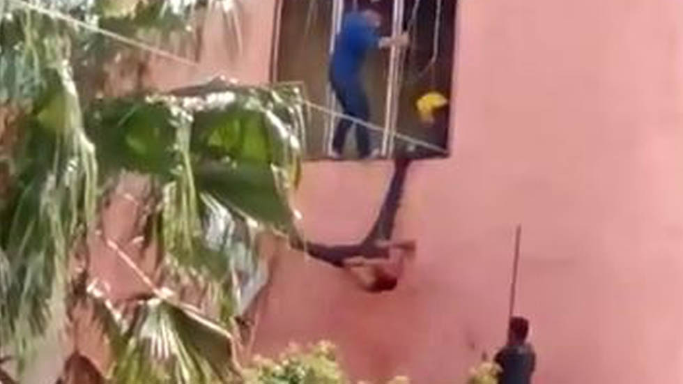 #Video Golpean a presunto ladrón de autos en Tonalá, Jalisco