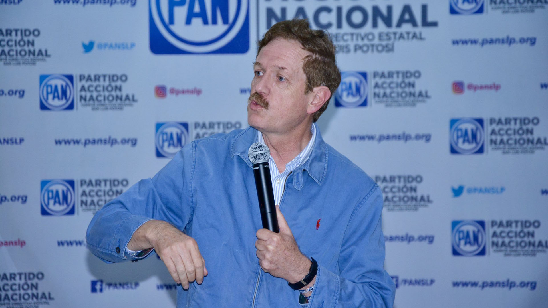 Romero Hicks llama a AMLO a mostrar respeto a la Policía Federal