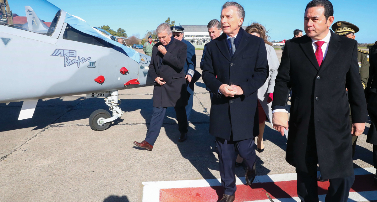 Piden desaforar a presidente de Guatemala por compra de aviones argentinos Piden desaforar a presidente de Guatemala por compra de aviones argentinos