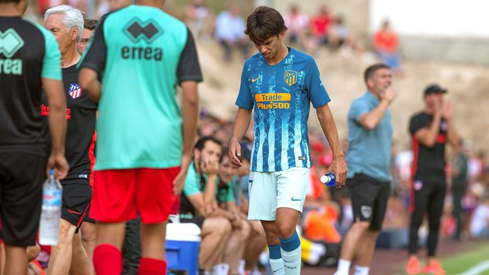 Joao Félix sale lesionado en su debut con el Atlético