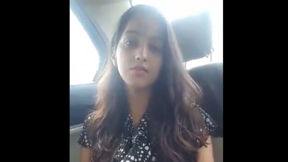 #Video Joven india acusa a su padre de amenazas por casarse