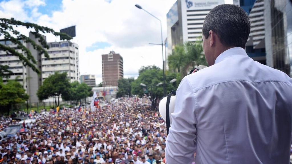 Guaidó buscará reanudar diálogo con régimen de Maduro