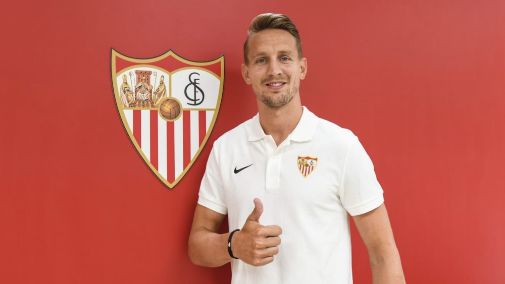 Sevilla anuncia a Luuk de Jong como nuevo refuerzo