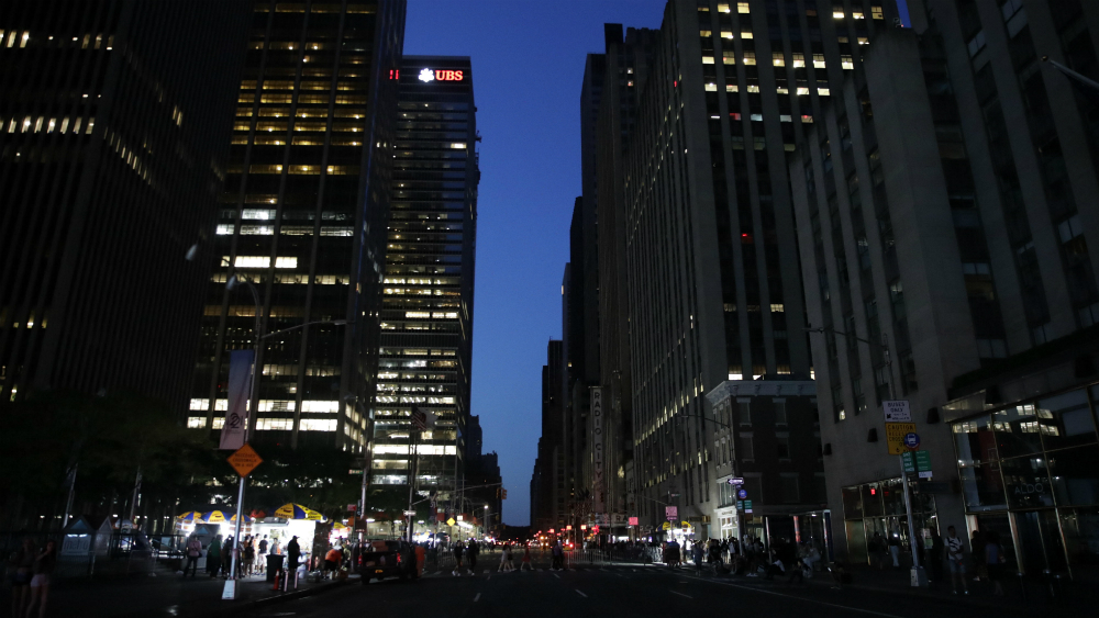 Restablecen energía eléctrica en zonas de Manhattan