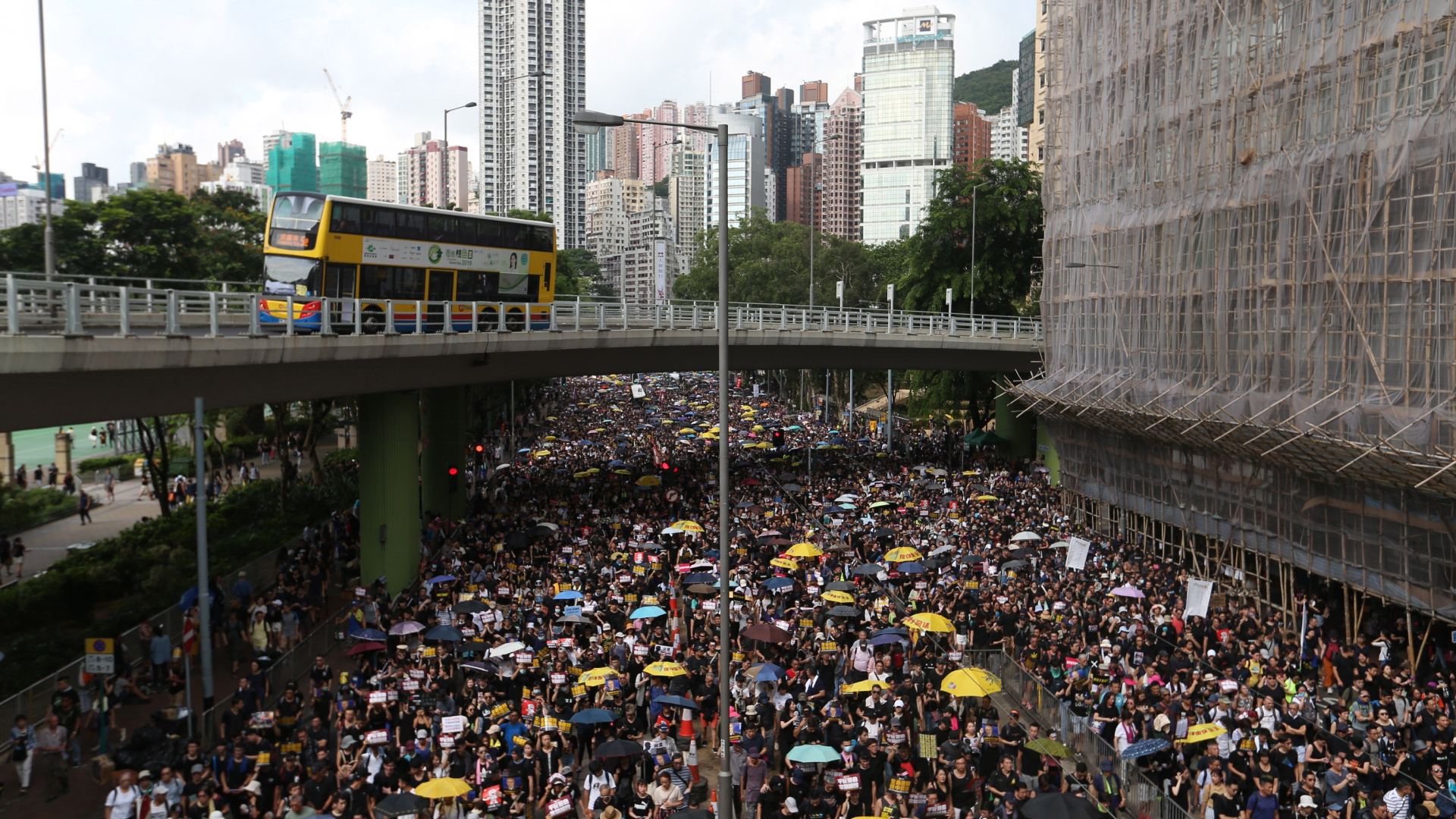 Manifestantes vuelven a marchar en Hong Kong