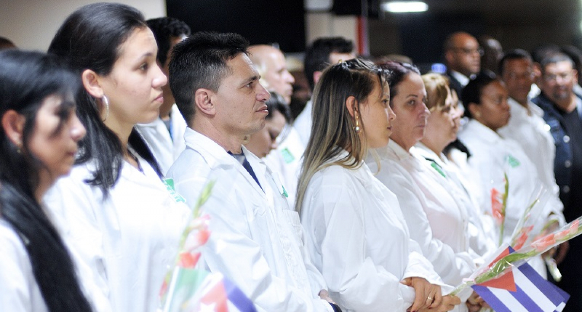 Desmienten que médicos cubanos vengan a México