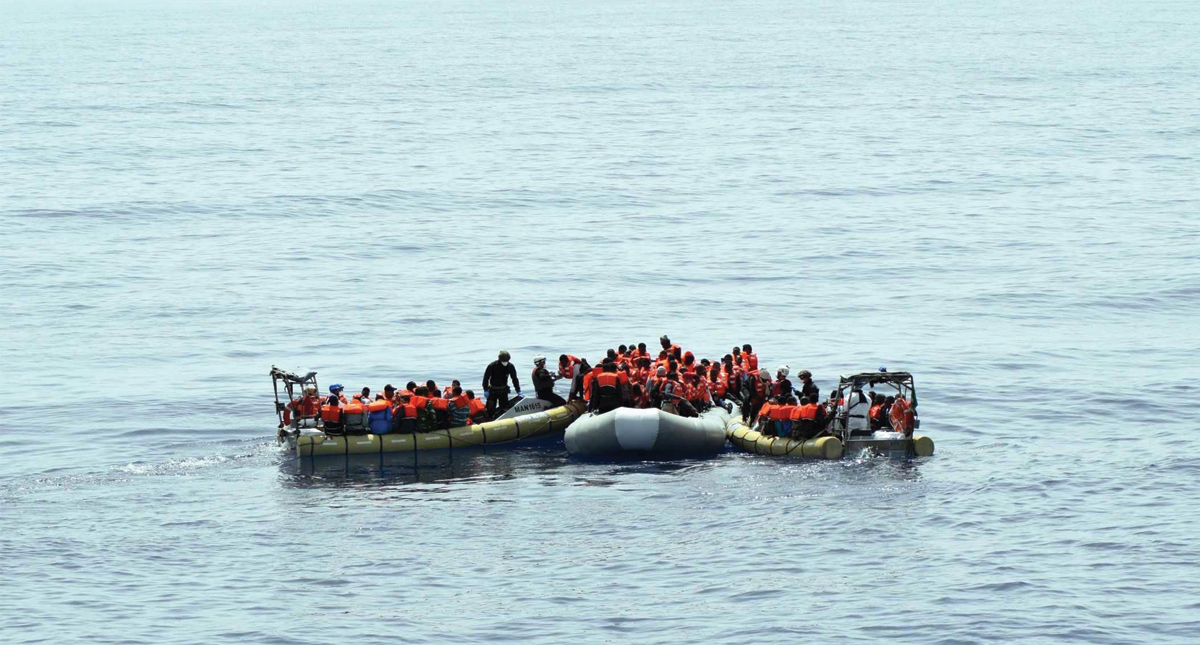 Italia prohíbe desembarco de migrantes a sus costas