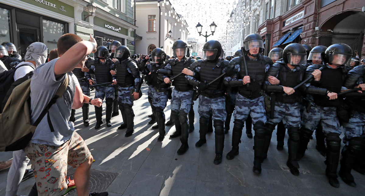 Policía rusa detiene a más de 200 manifestantes en Moscú