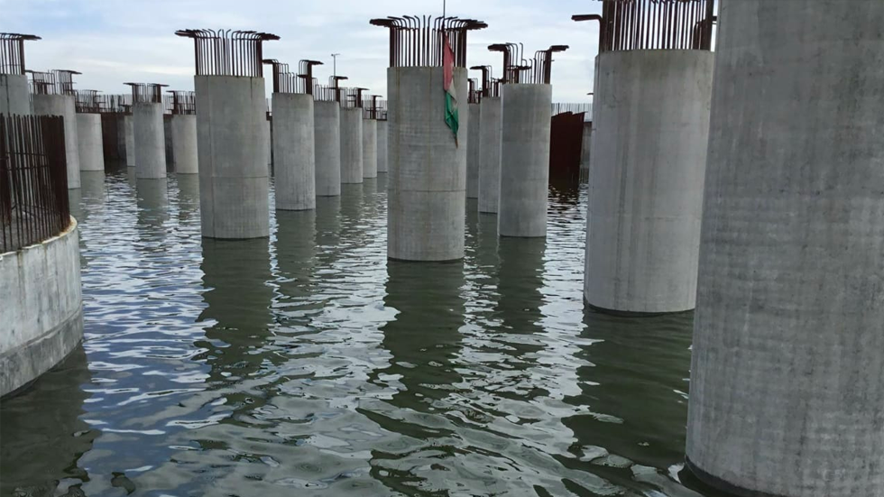 SCT rechaza inundación de pilotes del NAIM