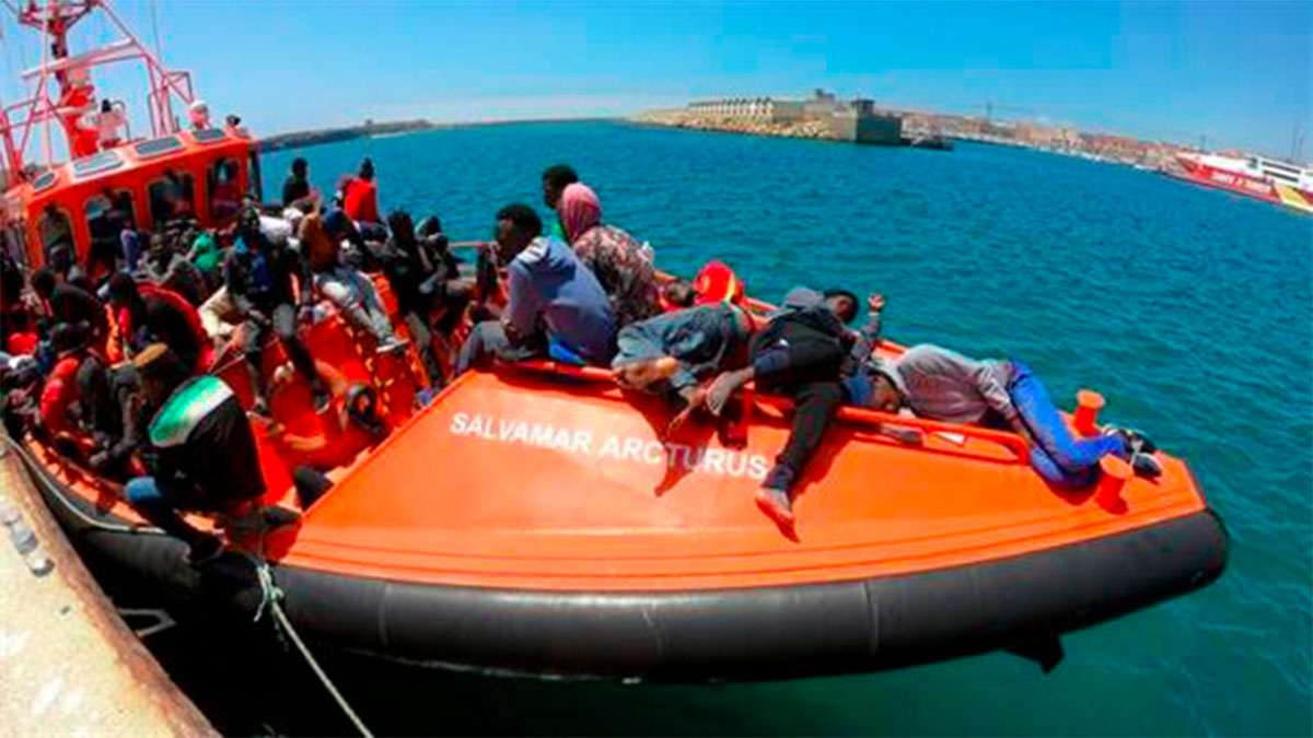 Al menos 81 migrantes desaparecidos tras naufragar su bote en Túnez