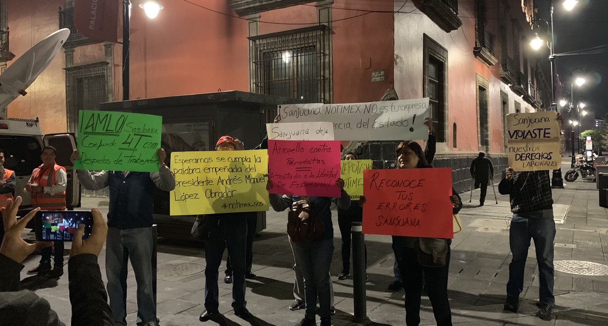 Trabajadores de PEMEX, IMSS y Notimex protestan en Palacio Nacional