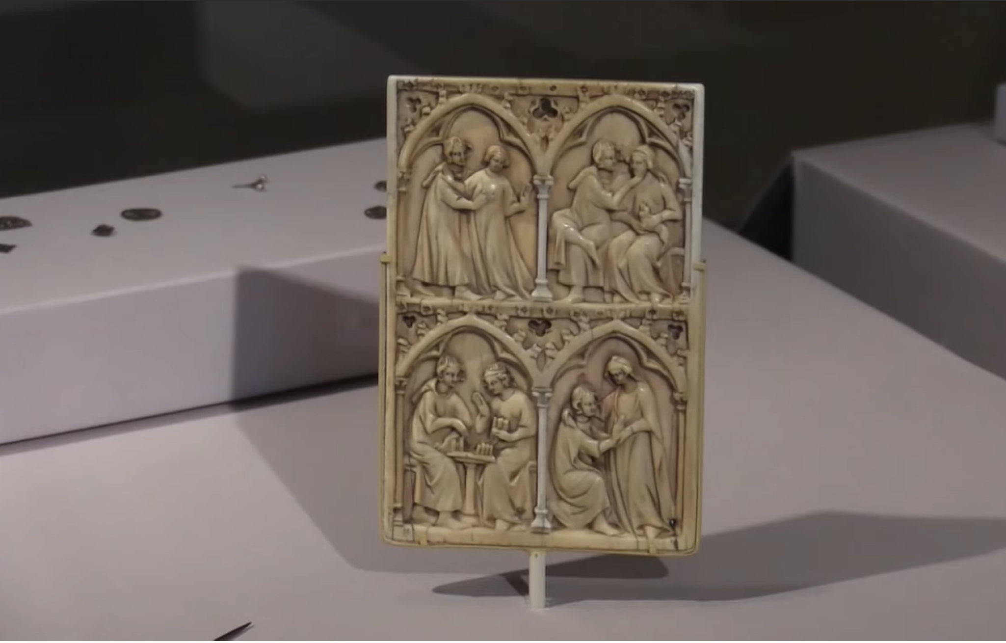 El tesoro judío que permaneció escondido 5 siglos llega al Met de Nueva York