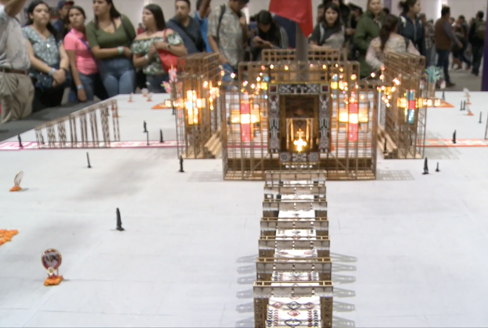 Capitalinos decidirán qué ofrenda se instalará en el Zócalo Capitalinos decidirán qué ofrenda se instalará en el Zócalo