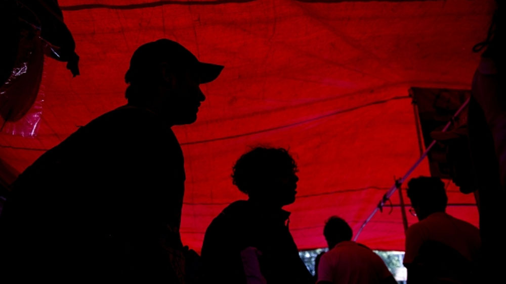 Inician operativos en tianguis capitalinos contra robo de celulares