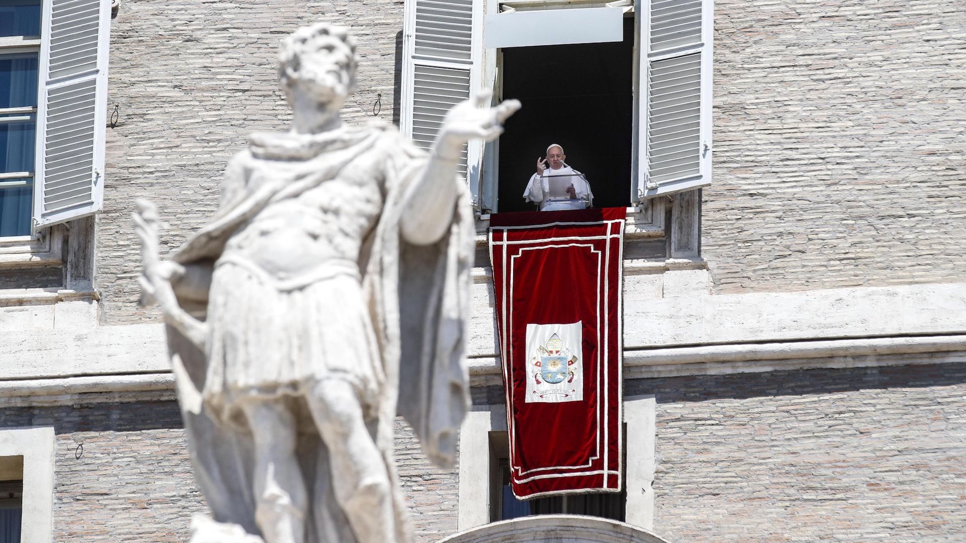 Papa Francisco denuncia el “intolerable” bombardeo del centro de migrantes libio