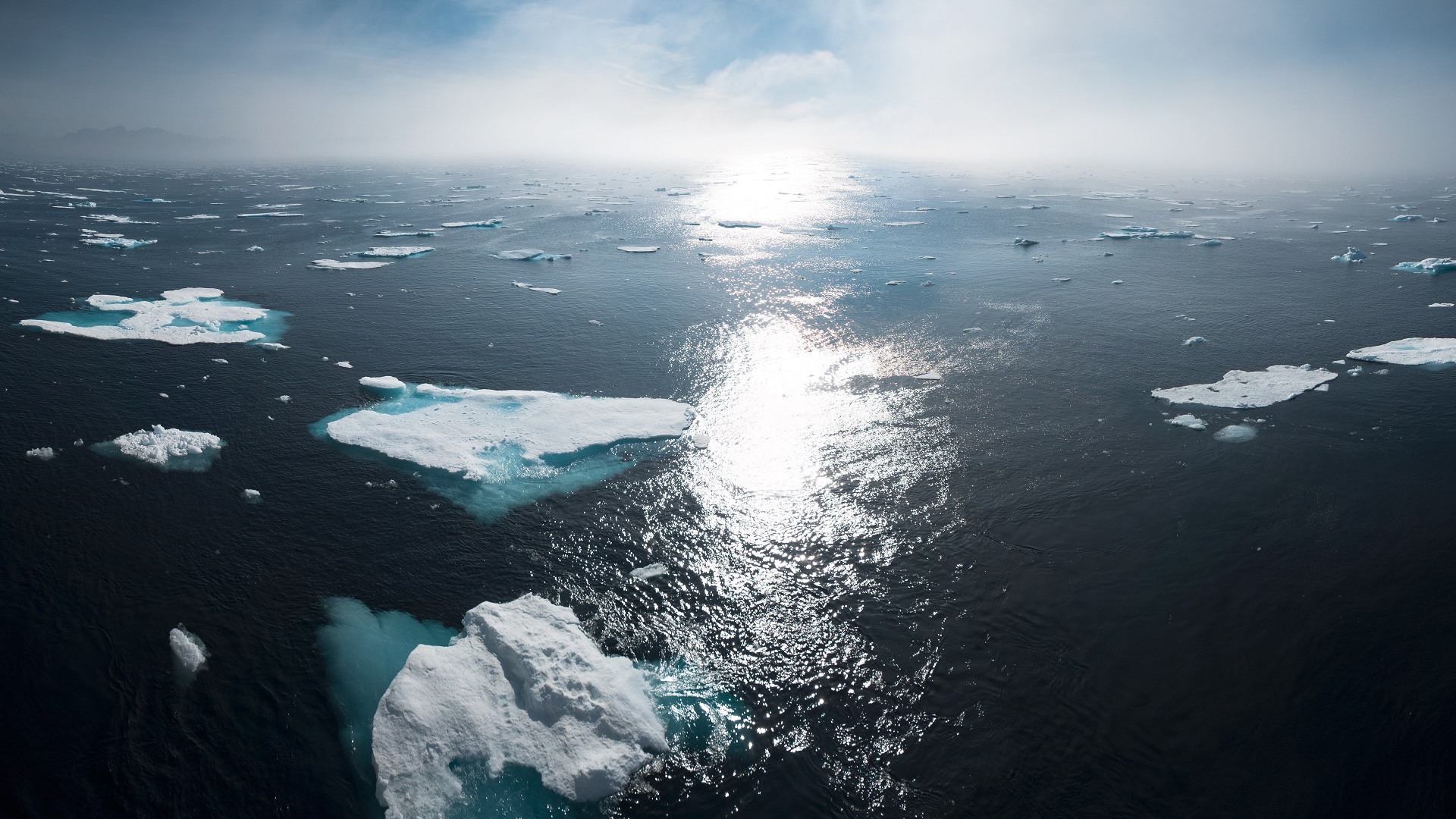 Cielos despejados favorecieron pérdida de hielo en Groenlandia en 2019 - pedazos-de-hielo-en-groenlandia