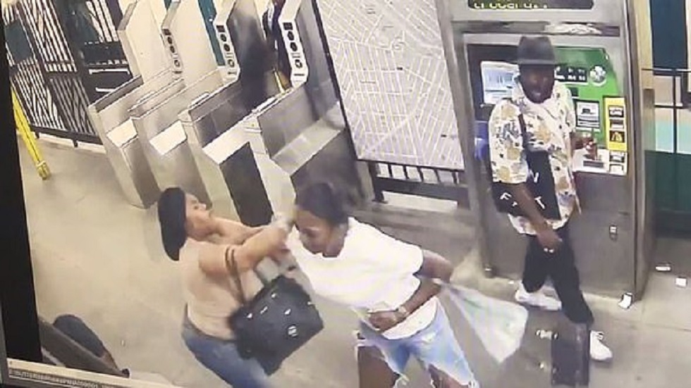 #Video Mujer muere tras ser apuñalada en Metro de Nueva York