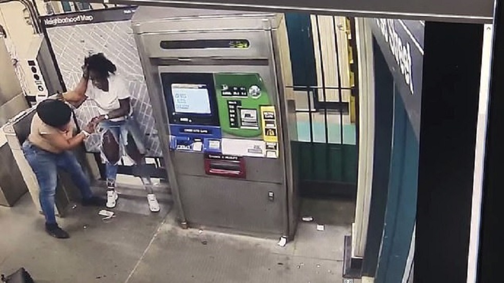#Video Mujer muere tras ser apuñalada en Metro de Nueva York - pelea-en-metro-de-nueva-york