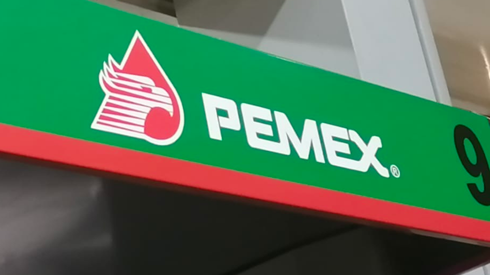 Petroleros pelean por el Sindicato de Pemex Petroleros pelean por el Sindicato de Pemex