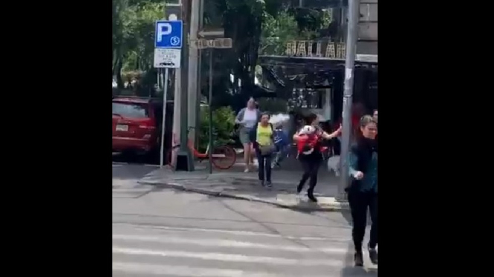 #Video Vecinos salen corriendo ante fuga de gas en la Roma Norte