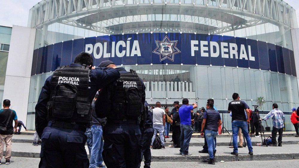 Policías federales mantienen paro nacional este jueves