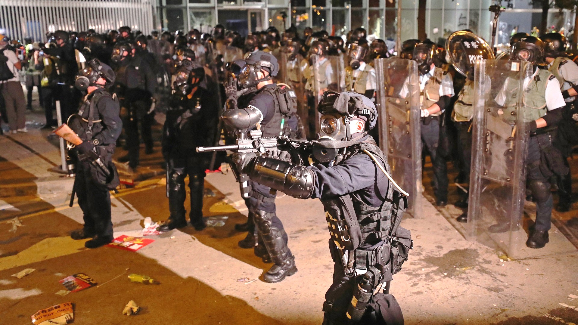 China se dice abierto a desplegar tropas en Hong Kong ante protestas