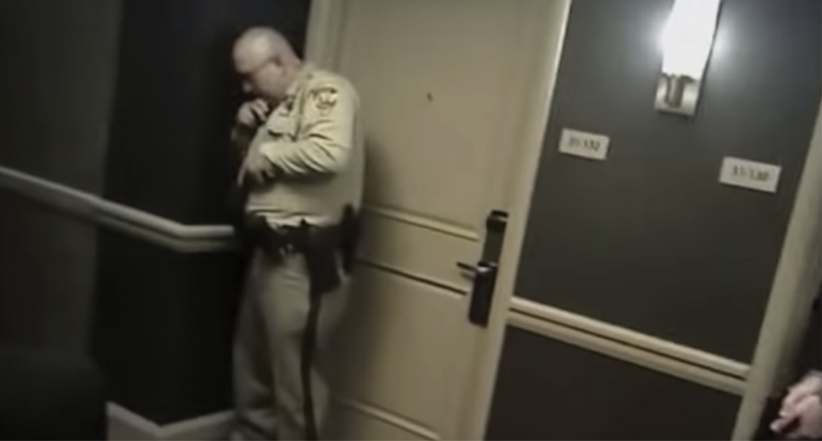 Despiden a policía que se quedó inmóvil durante tiroteo en Las Vegas