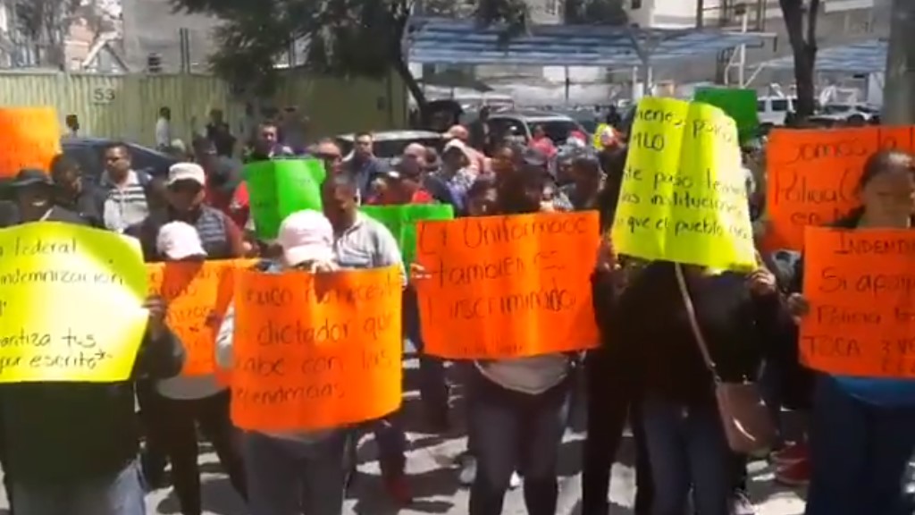 Policías federales protestan en el Senado de la República