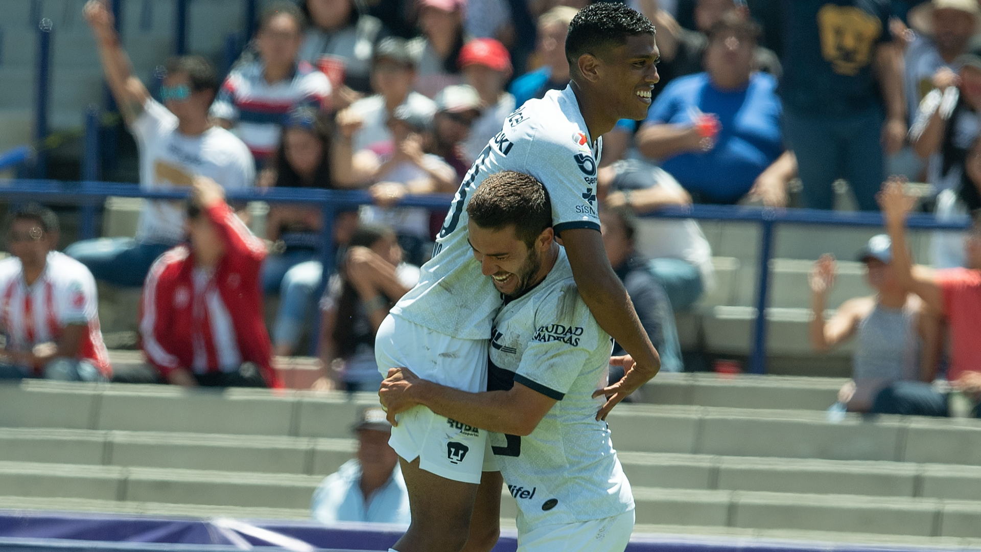 Gana Pumas en debut de Míchel en CU