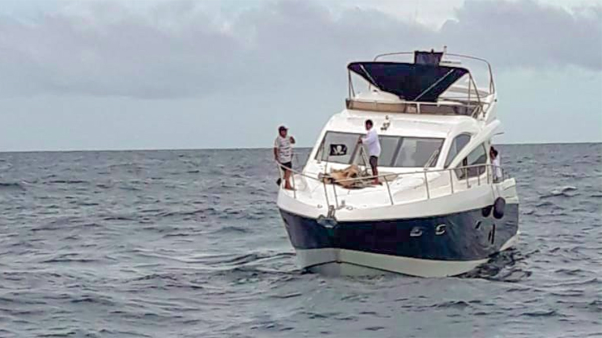 Rescatan a nueve personas a la deriva en aguas de Quintana Roo