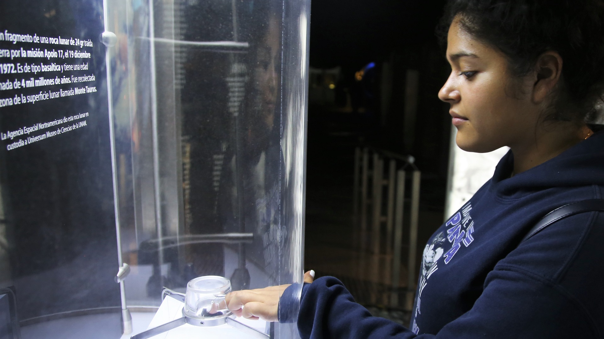 México alberga recuerdo del alunizaje de Neil Armstrong - roca-lunar-de-la-mision-apolo-17