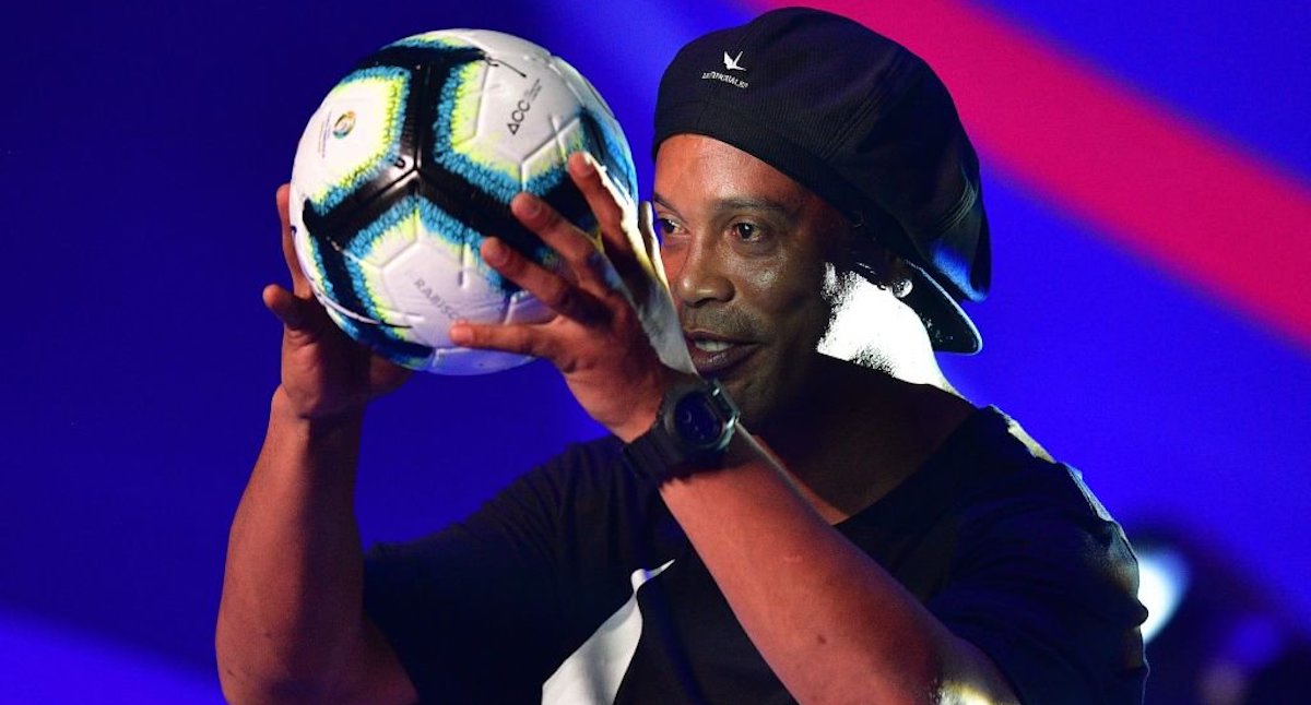 Exmujer acusa de agresión y violencia a Ronaldinho