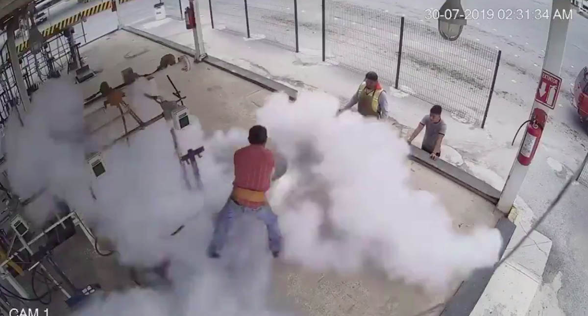 #Video Estalla tanque de gas a trabajador en Saltillo