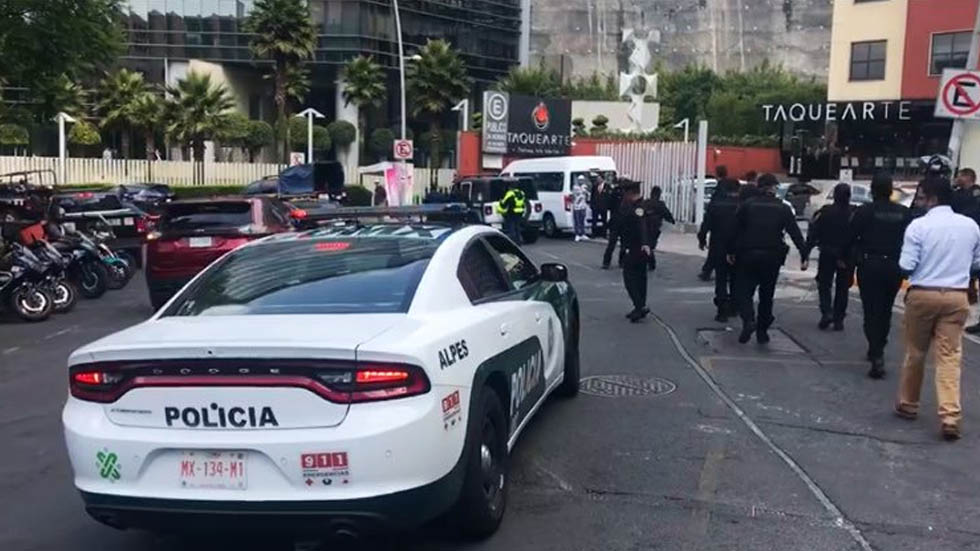 Investigan asalto en lobby de hotel en Santa Fe